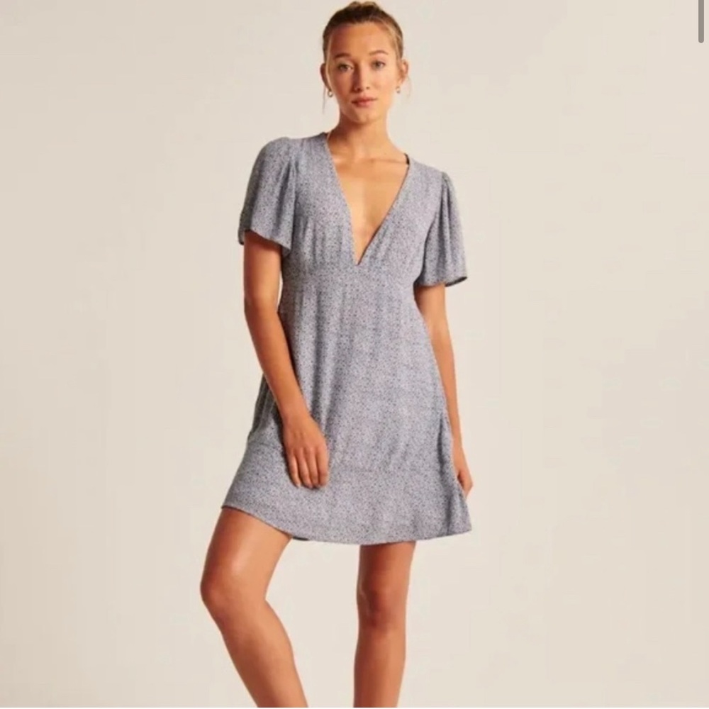 Abercrombie & Fitch Floral V Neck Dress